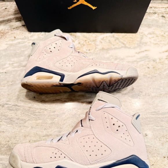 Jordan 6 Retro Youth Size 4.5 - Picture 2 of 9